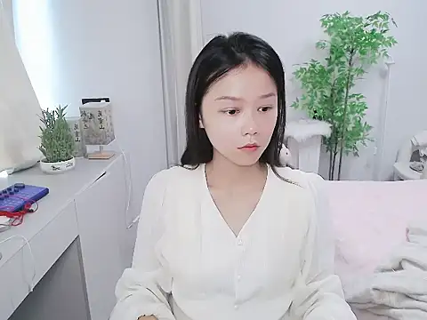 mili0923 online show from October 7, 2025, 5:37 am