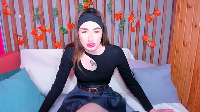 Snapshot of Olivia_Grantt chatting on November 17, 2025, 1:11 am Olivia Grantt online show from November 17, 2025, 1:11 am