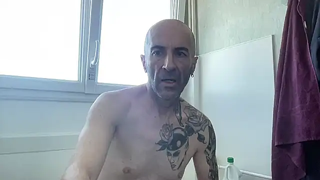 slave44nantes online show from February 8, 2026, 11:13 am