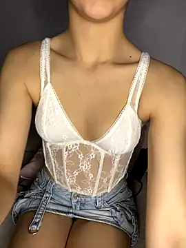 christalles online show from November 22, 2025, 8:30 pm