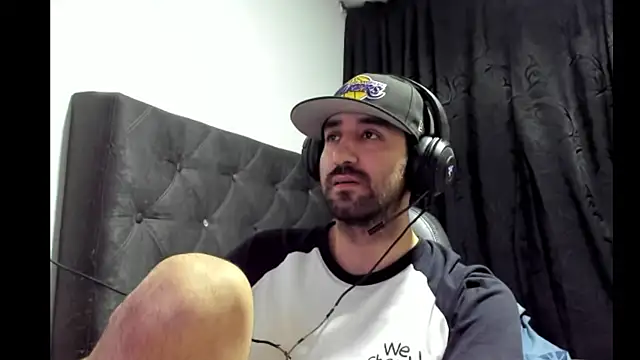 coolfriki online show from October 29, 2025, 5:42 am