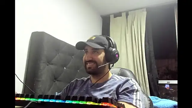 coolfriki online show from May 2, 2026, 1:21 am