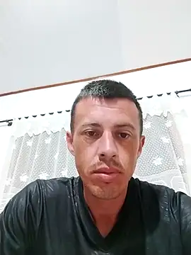 Snapshot of Kj_amores chatting on October 28, 2025, 10:34 pm Kj amores online show from October 28, 2025, 10:34 pm