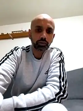 T1T012 online show from January 6, 2026, 12:03 am