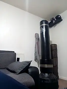 T1T012 online show from February 3, 2026, 2:53 am