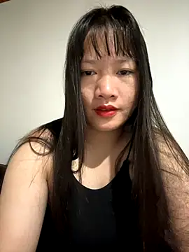 TrangNemo online show from December 2, 2025, 11:23 pm