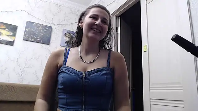 Snapshot of EveVisconti chatting on October 15, 2025, 5:29 am EveVisconti online show from October 15, 2025, 5:29 am