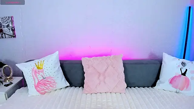 Evarey  online show from January 8, 2026, 6:26 am