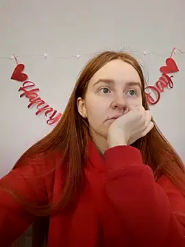 Evarey  online show from February 6, 2026, 5:12 am