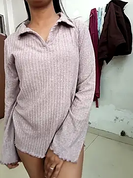 anshika0124 online show from December 22, 2025, 5:04 am