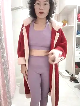 nini10052025 online show from November 18, 2025, 1:00 am