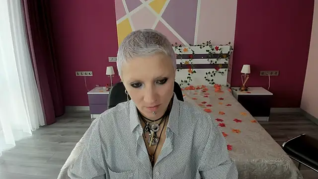 LiluSprings online show from October 7, 2025, 5:37 am
