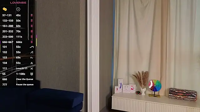 kitsun ne online show from February 12, 2026, 5:13 am