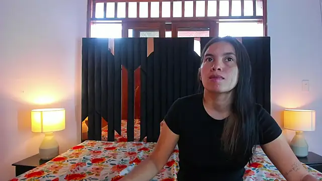 Sofy and Mia online show from December 17, 2025, 12:44 pm