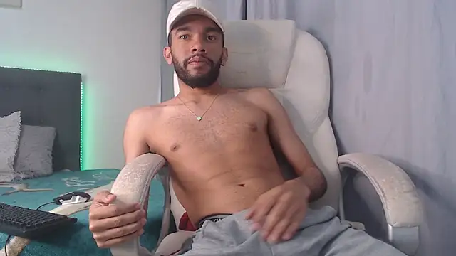 andresnoir  online show from October 15, 2025, 2:28 pm