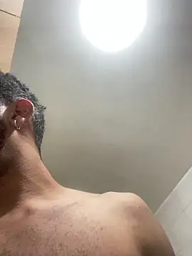 andresnoir  online show from February 3, 2026, 1:49 pm