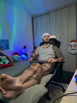 Dave-Max01 online show from November 28, 2025, 11:24 am