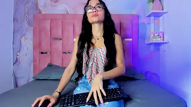 Isis Blaze online show from April 24, 2026, 3:09 am