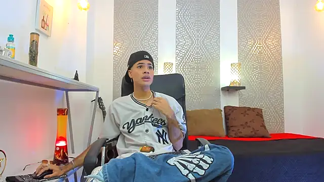 Snapshot of JacobBlackwell_ chatting on October 13, 2025, 8:09 pm JacobBlackwell online show from October 13, 2025, 8:09 pm