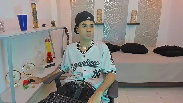 Snapshot of JacobBlackwell_ chatting on November 14, 2025, 12:20 am JacobBlackwell online show from November 14, 2025, 12:20 am