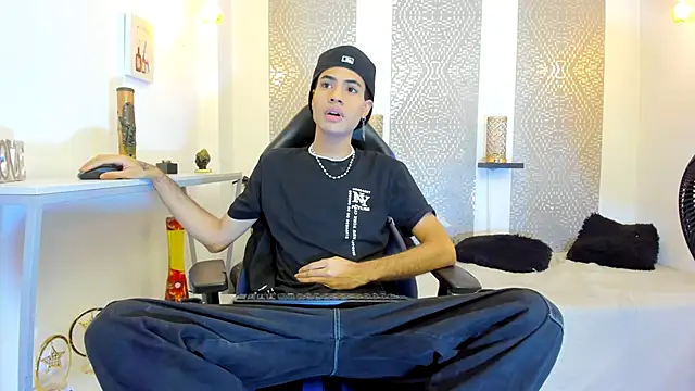 Snapshot of JacobBlackwell_ chatting on November 15, 2025, 7:21 pm JacobBlackwell online show from November 15, 2025, 7:21 pm