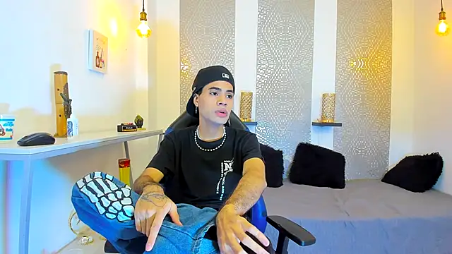 Snapshot of JacobBlackwell_ chatting on November 18, 2025, 7:29 pm JacobBlackwell online show from November 18, 2025, 7:29 pm