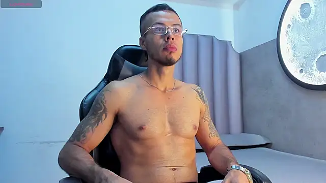 Rurik Jones online show from November 4, 2025, 12:15 pm