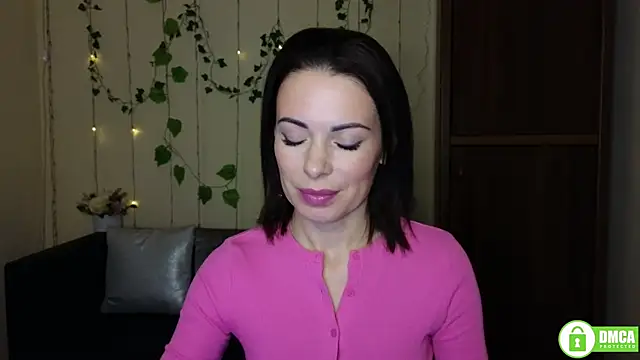 Rita lovvylyou online show from October 28, 2025, 6:28 am