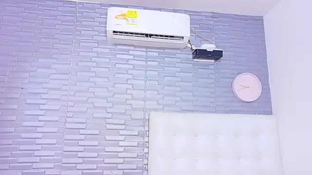 Hungry pussy18 online show from October 15, 2025, 1:33 pm