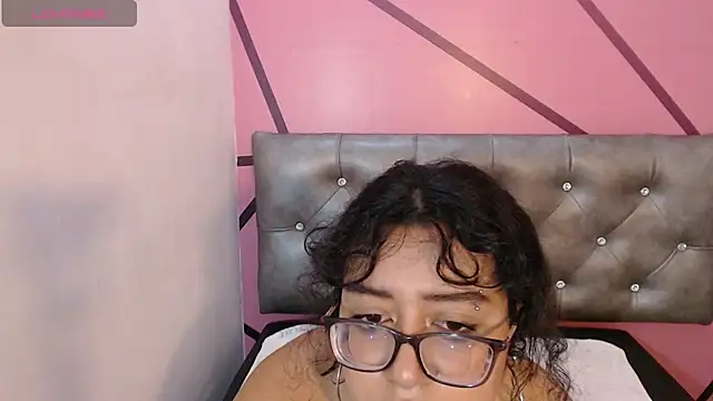 KarolBOOBS-18 online show from October 7, 2025, 12:35 pm