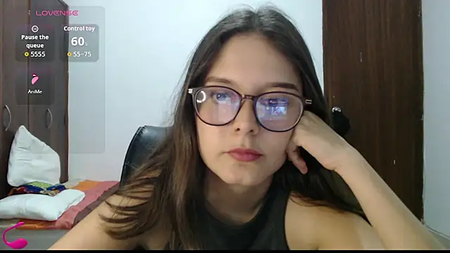 Snapshot of CarlaLorez chatting on June 21, 2026, 7:05 pm CarlaLorez online show from June 21, 2026, 7:05 pm