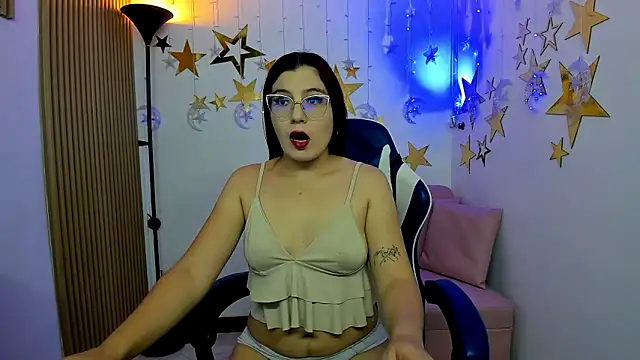 Snapshot of allison_mc chatting on November 2, 2025, 4:15 am allison mc online show from November 2, 2025, 4:15 am