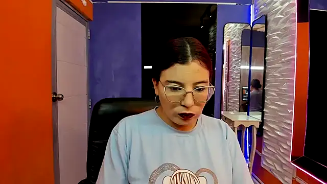 Snapshot of allison_mc chatting on November 6, 2025, 3:40 am allison mc online show from November 6, 2025, 3:40 am