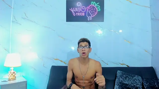 Little nicoll online show from February 23, 2026, 11:24 pm