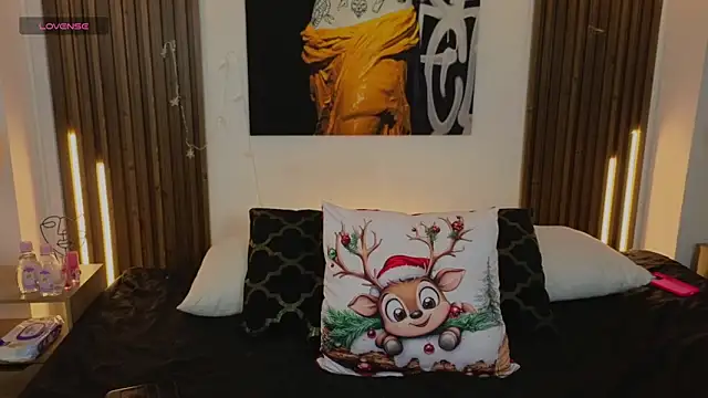 Kitty Bombon online show from December 3, 2025, 8:18 pm