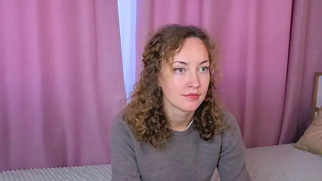 Snapshot of LorraineMann chatting on October 9, 2025, 8:56 am LorraineMann online show from October 9, 2025, 8:56 am