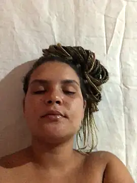 Snapshot of AliceXmoore chatting on October 14, 2025, 1:45 pm AliceXmoore online show from October 14, 2025, 1:45 pm