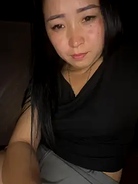 miemie-xx online show from November 10, 2025, 11:42 am