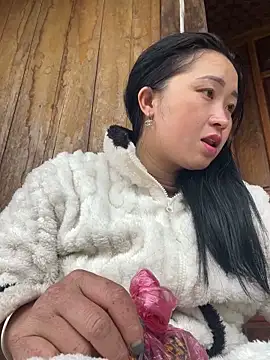 miemie-xx online show from December 5, 2025, 1:36 am