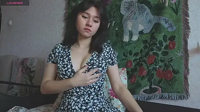 MiaLovelyOne online show from June 12, 2026, 7:29 am