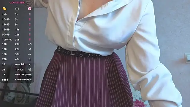 MiaLovelyOne online show from June 15, 2026, 8:49 am
