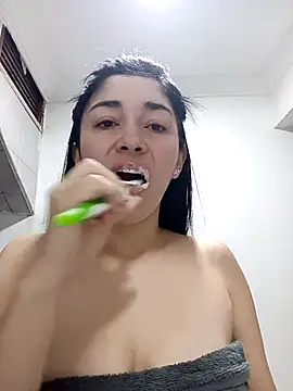 AbbyLewiis online show from November 4, 2025, 11:09 am