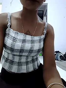 sexy Lili 01 online show from October 7, 2025, 5:10 pm