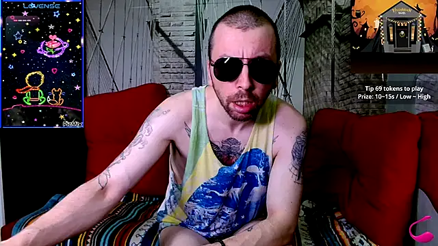 Snapshot of Markus_Rivas chatting on October 14, 2025, 10:32 pm Markus Rivas online show from October 14, 2025, 10:32 pm