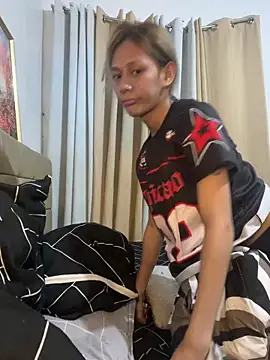 Snapshot of catiana_moore chatting on November 22, 2025, 2:05 pm catiana moore online show from November 22, 2025, 2:05 pm