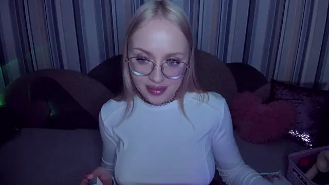 CeaneLino online show from February 23, 2026, 6:27 pm