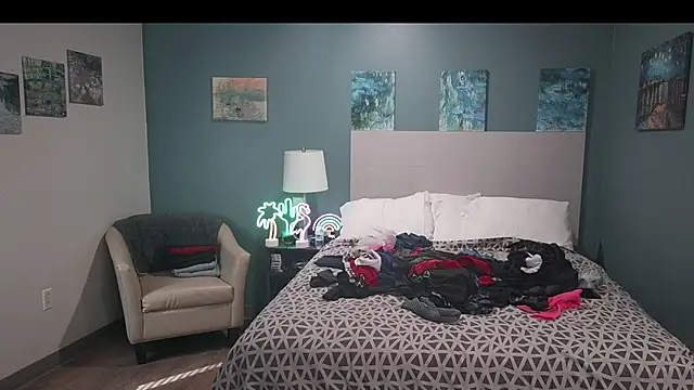 Snapshot of Fuck-Buddy-4U chatting on February 24, 2026, 5:22 pm Fuck-Buddy-4U online show from February 24, 2026, 5:22 pm