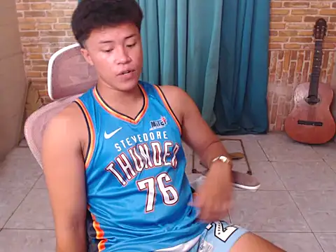 ur naughtyboy patrick online show from May 3, 2026, 5:46 am