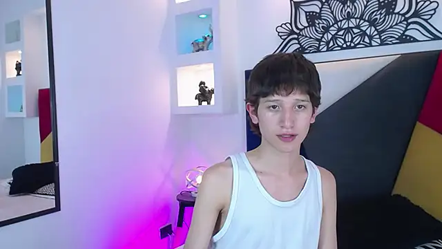 Emo Boy  online show from February 3, 2026, 3:26 am