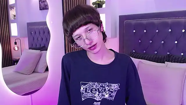 Emo Boy  online show from April 30, 2026, 8:57 pm